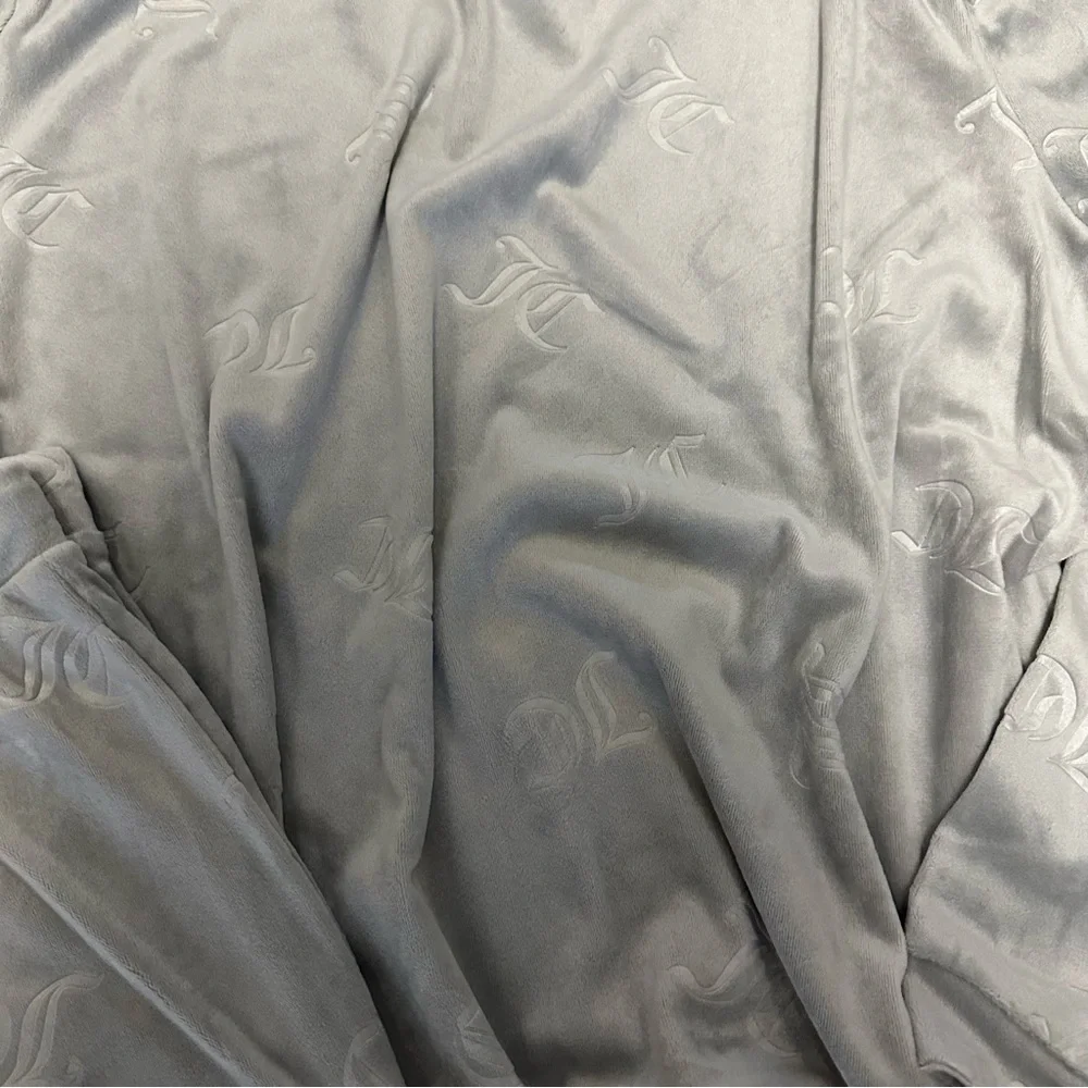Juicy Couture Gray Embossed Velvet Pajama Set